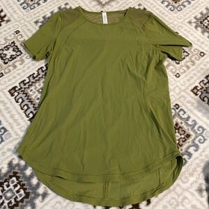 Lululemon Sculpt tee, size 6